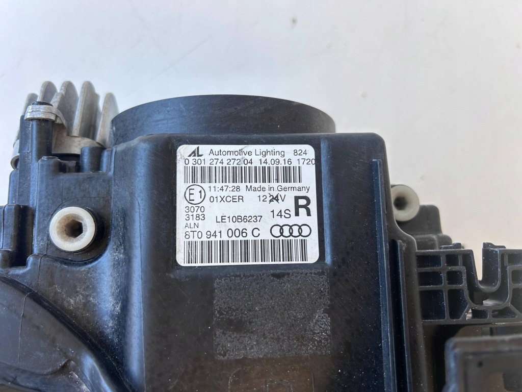 Audi a5 рестайлінг  8t0 фара праві перед ксенон led 8t0941006 c Недорого