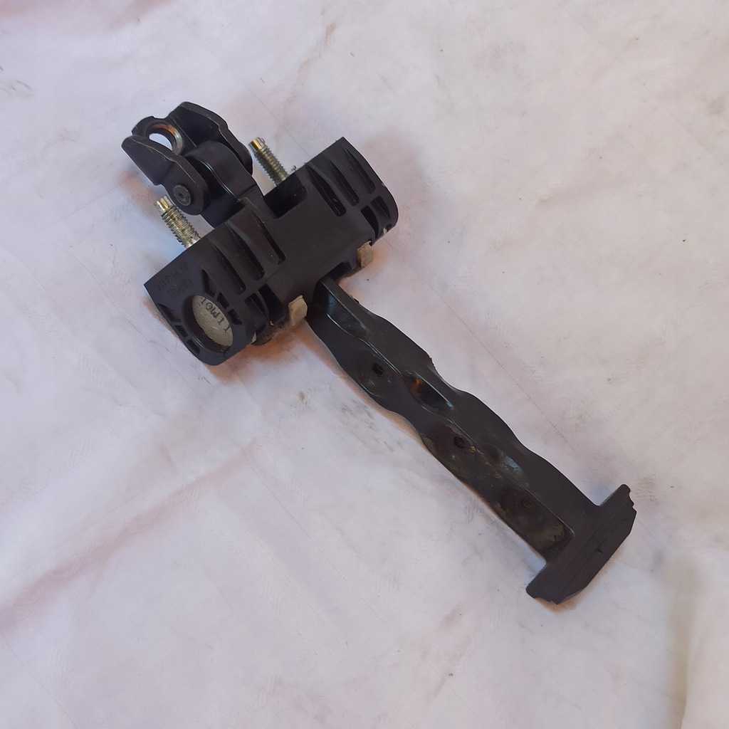 фото №1, Обмежувач двері лівий перед volvo v70 iii