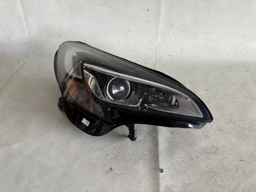 фото №1, Лампа права правий bi ксенон opel corsa e 2014- 39068628