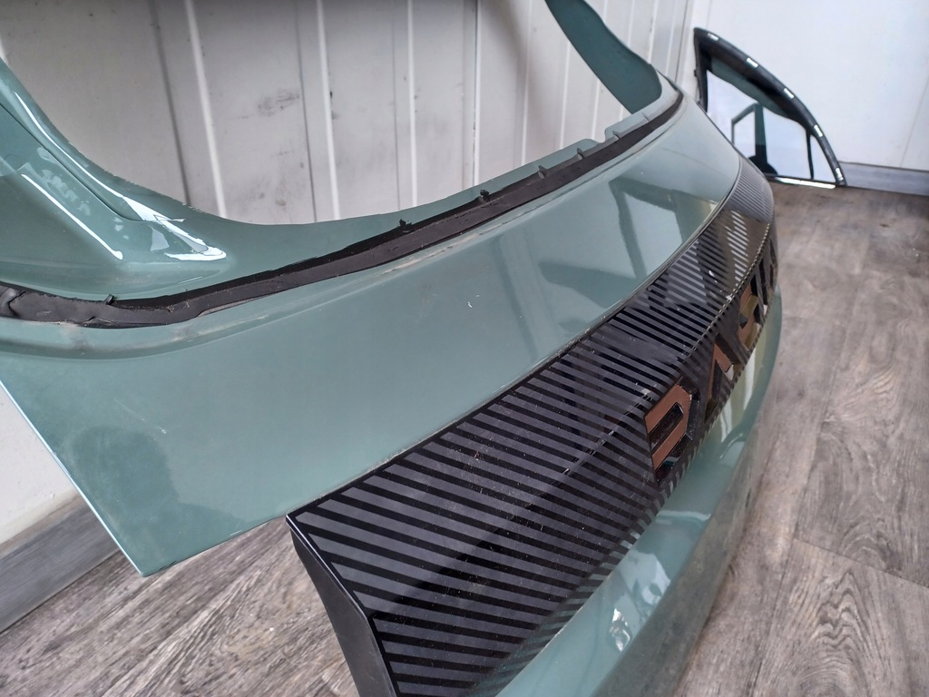 фото №8, Крышка багажника задняя задняя -------- dacia spring lift 2024-