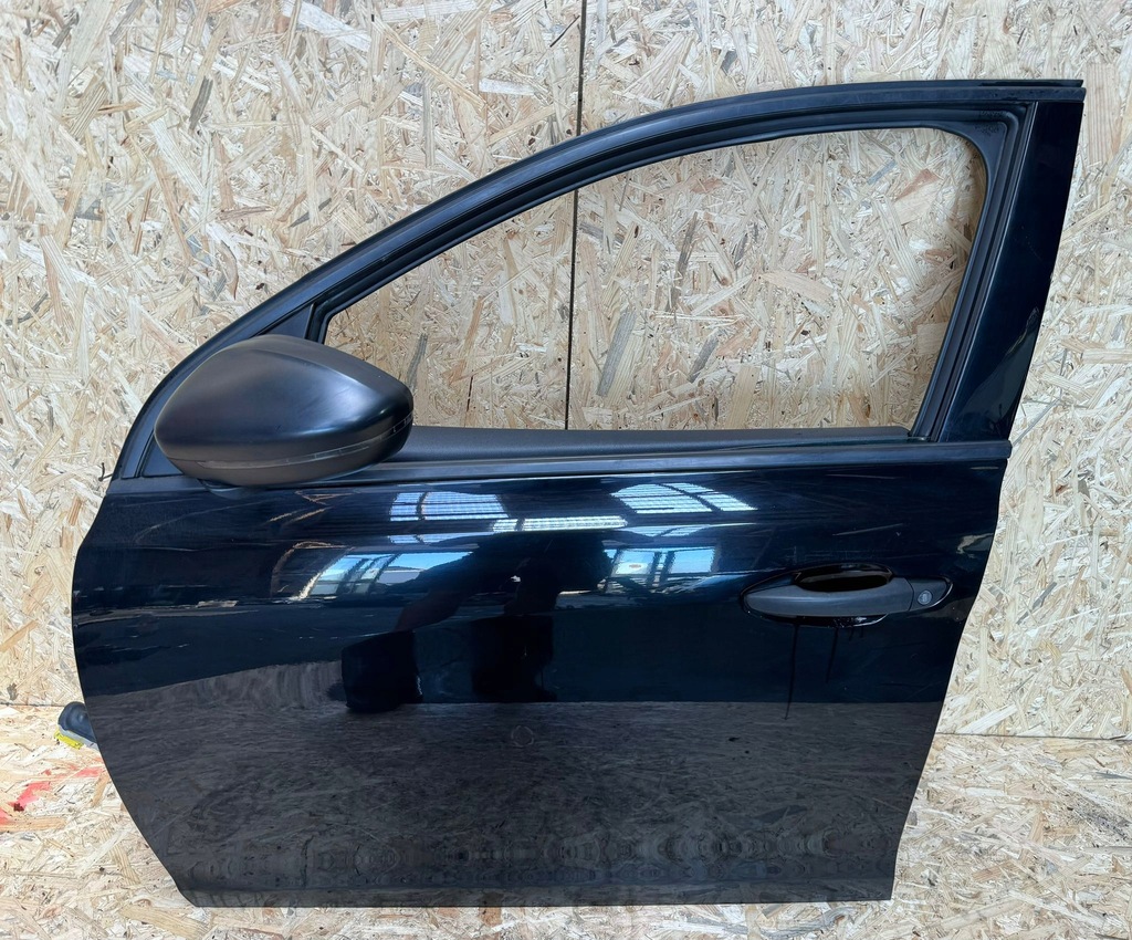 фото №1, Peugeot 308 t9 дверь левая перед передние