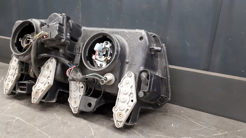 фото №14, 100-37619 фара левый mitsubishi delica l300 koito