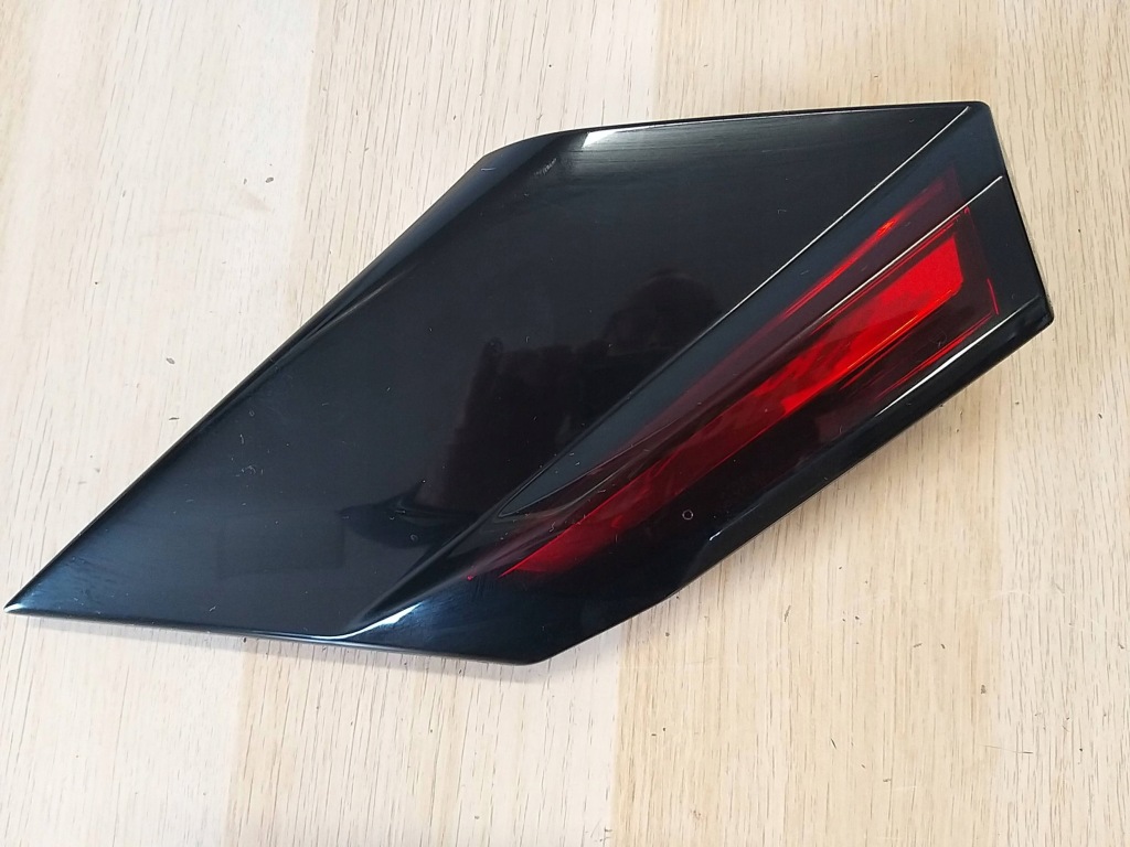 фото №1, Citroen c4 iii e-c4 21- лампа отражатель крышки багажника задняя задняя 9836327880