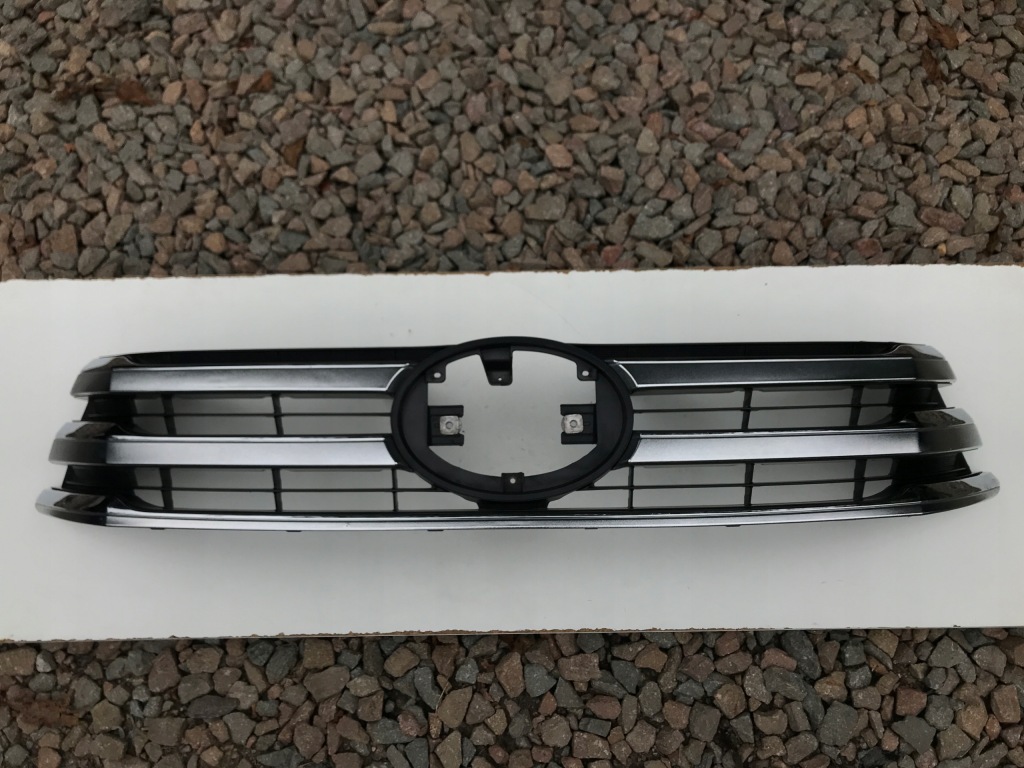 фото №1, Toyota hilux 8 viii решітка радіатора решітка радіатора перед передній 2015-2020