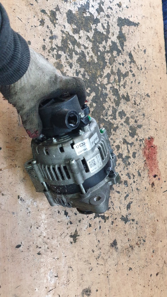 фото №1, Hyundai sonata 04-09 2,0 crdi генератор