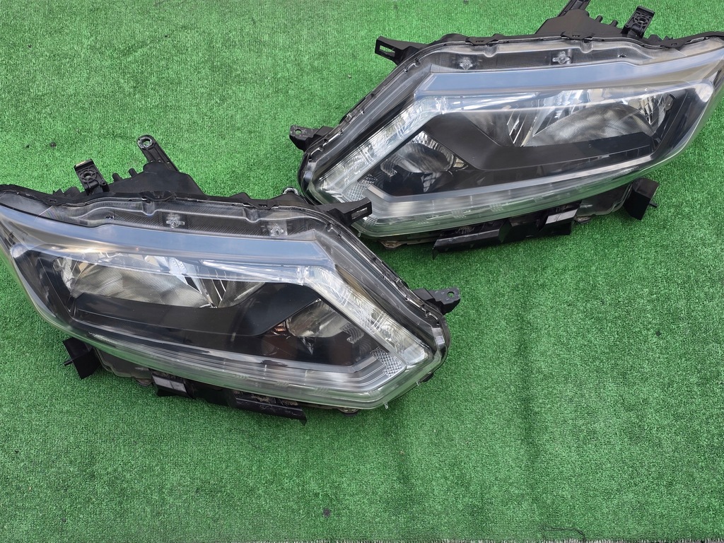 фото №1, Nissan x-trail t32 лампи передні звичайне+ led