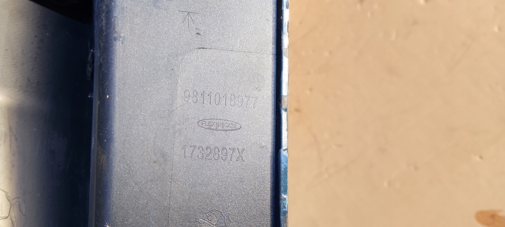 Бампер задній правий кутик peugeot 3008 ii 2 16-21rok 9811018977 1732897x Ціна