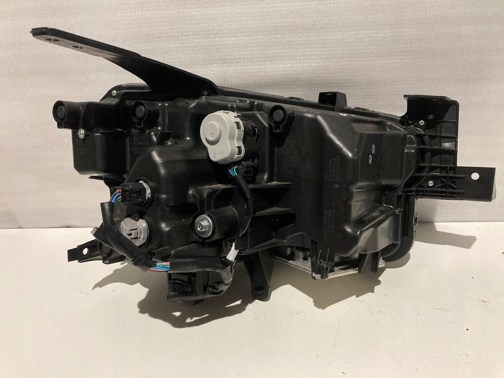 фото №10, Лампа перед левый full led 14 pin mazda mx-30 dn4l-51040