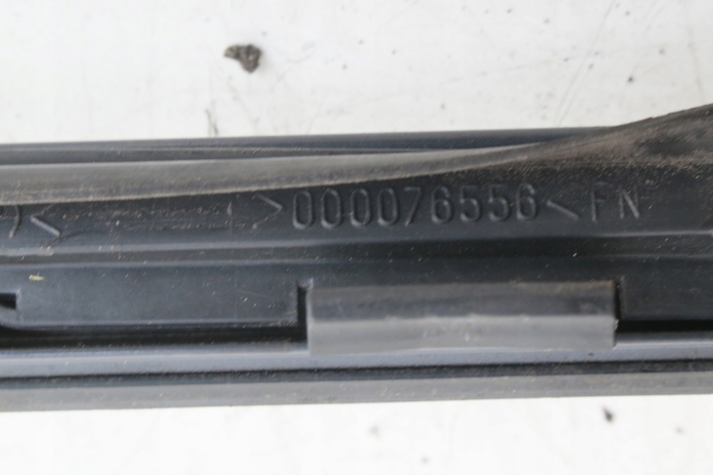 Молдинг стекло лобовое левая opel vectra c Киев