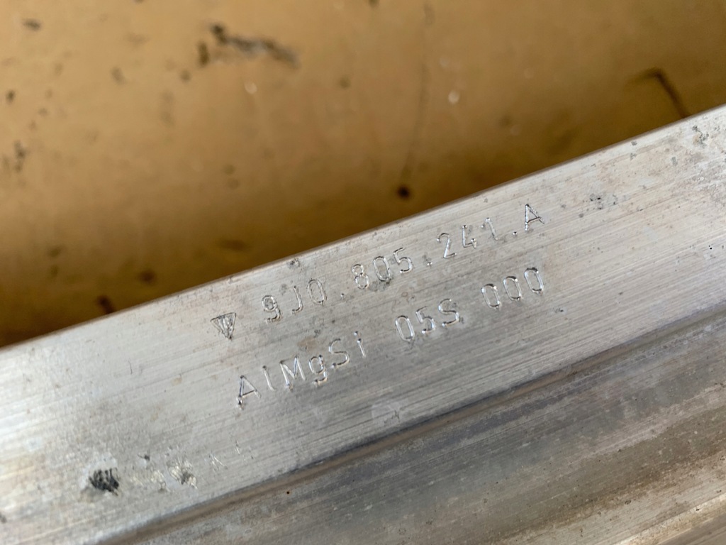 фото №11, Porsche taycan 9j1 балка бампера перед ładna