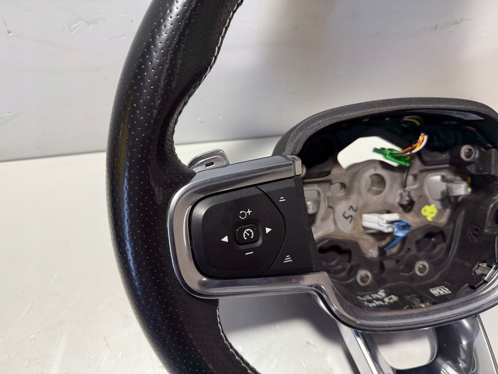 фото №5, Volvo xc40 c40 повітропровід шкіряний r-design підігрів пелюстки перемикання 50862705
