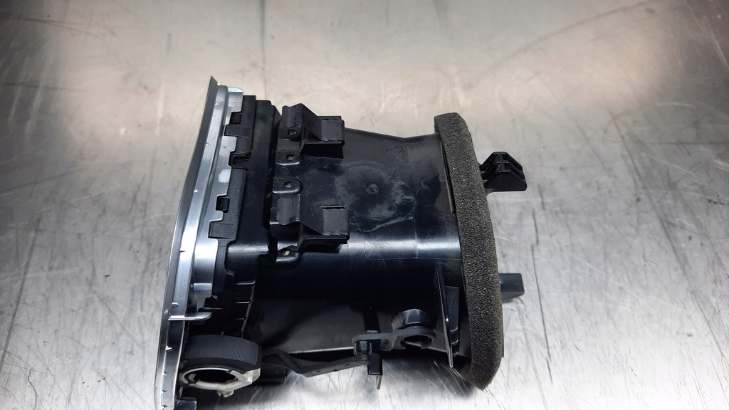 фото №4, Решітка обдув ліва 30791697 volvo v40 ii 12-19r eu