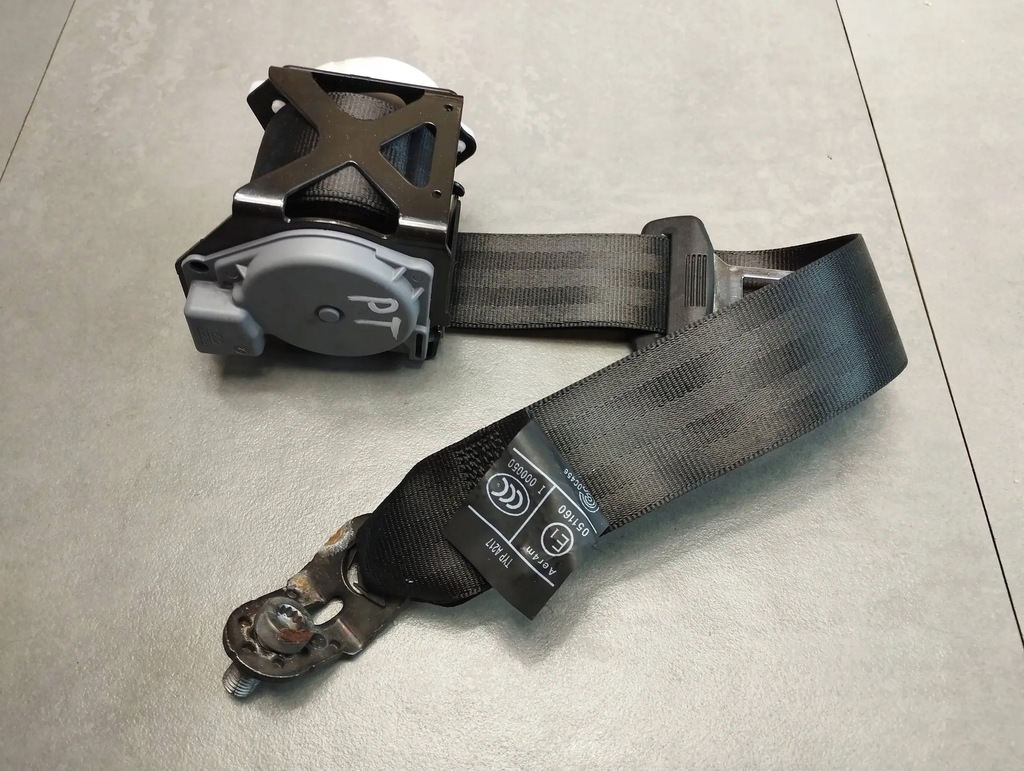 фото №1, Audi a1 8x pas правый задняя 8x0857805d