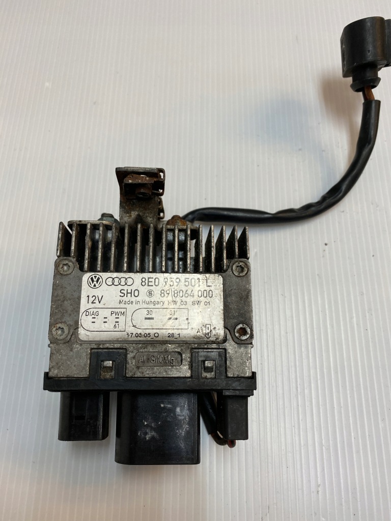 фото №1, Блок управления вентиляторов s4 b6 b7 4.2 bbk 8e0959501l