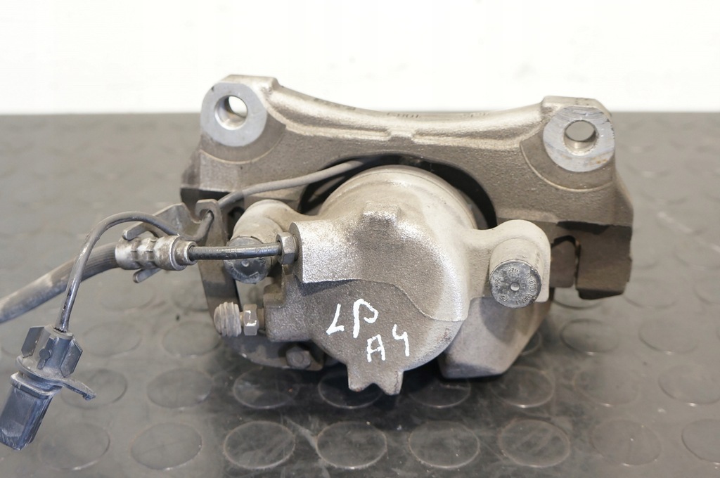 фото №1, Zasisk тормозной левый перед audi a4 b9 a5 8w05dh