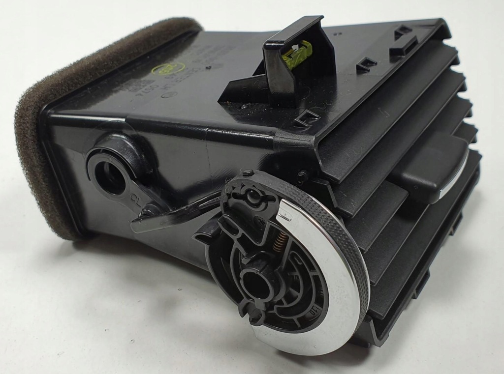 фото №2, Решётка обдув левый середина discovery sport l550