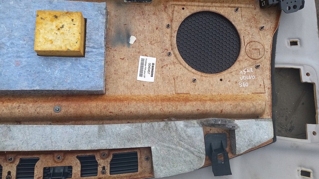 фото №9, Полка багажника volvo s60 02 sedan 2.4d5