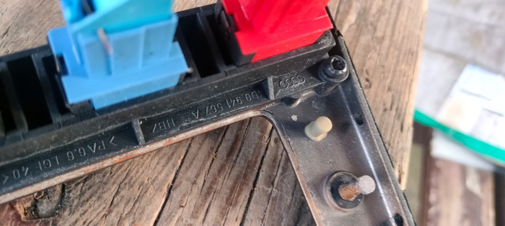 фото №9, Рамка dekor drewno audi a8 d2 lift 1 din 4d0820325 przecieki комплект