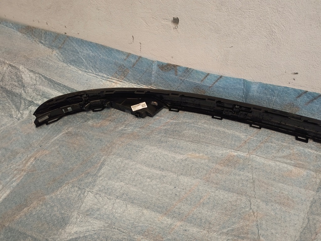 фото №9, Audi e-tron спойлер молдинг накладка бампера задня 4ke807833