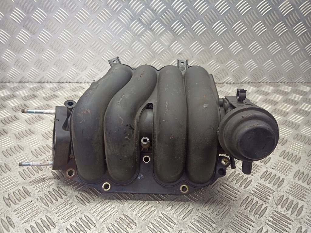 Купити Колектор впускний  honda fr-v 2.0 vtec 17100-pnc-j0