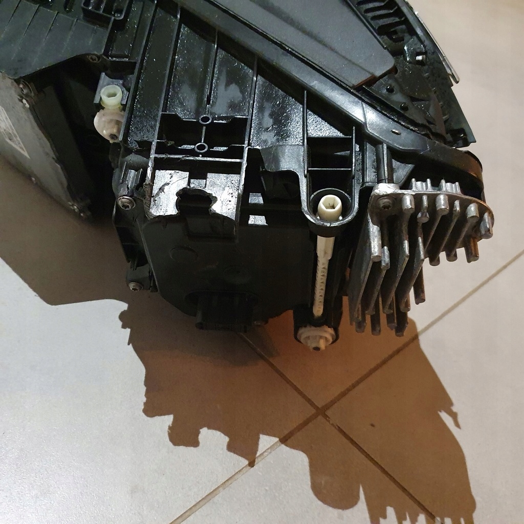 фото №6, Лампа передня vw touareg iii