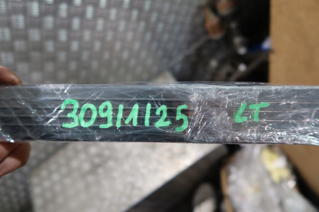 Mercedes w166 ml накладка порога  лівий задній a1666860036 Оригінал