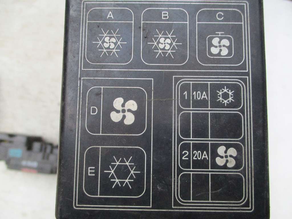 фото №5, 8107/3 коробка предохранителей mitsubishi colt v 99