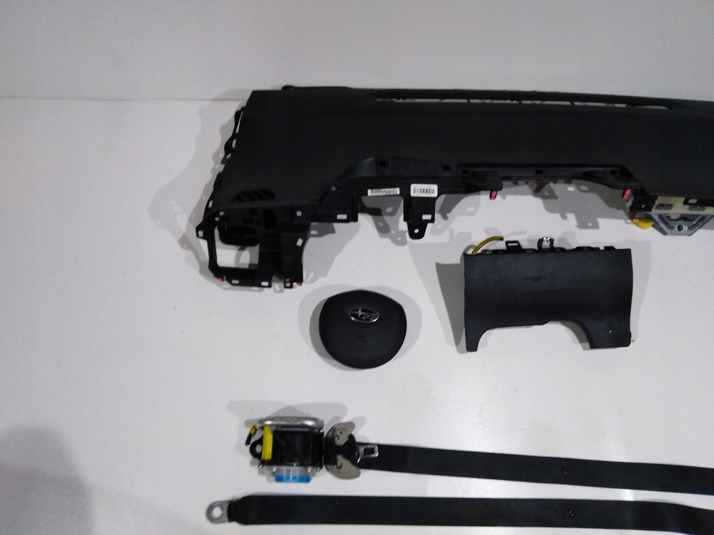 фото №5, Subaru trezia панель приладів консоль подушка безпеки подушки безпеки ремені