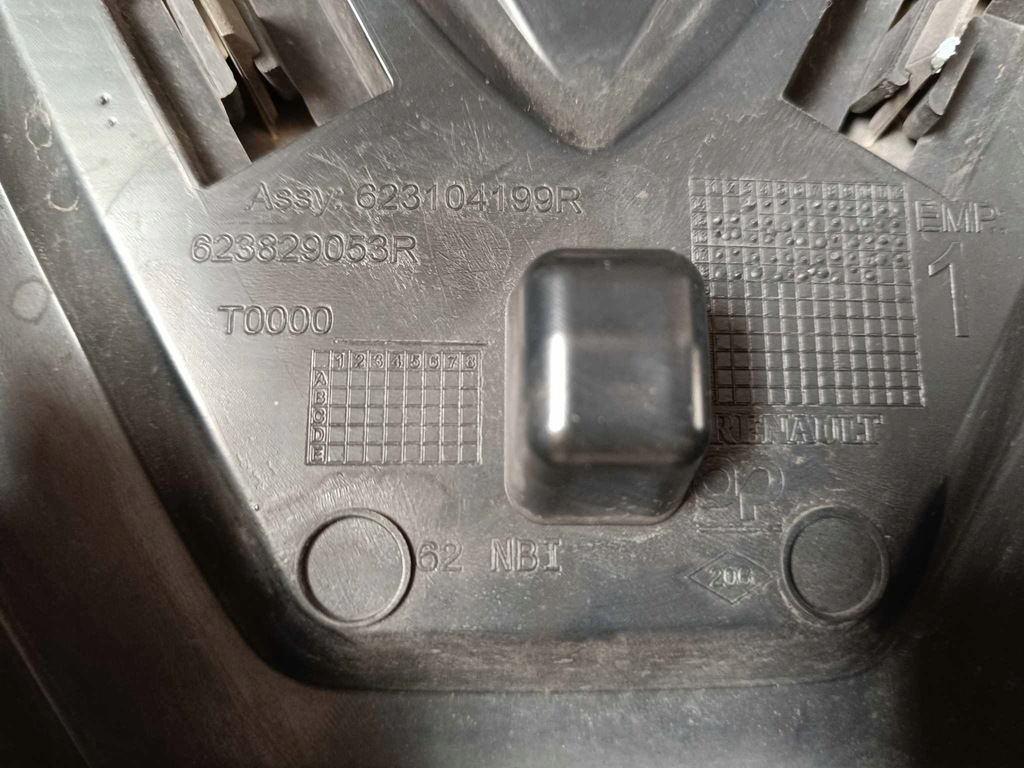 фото №10, Решётка радиатора решётка радиатора эмблема перед renault master iii 623829053r