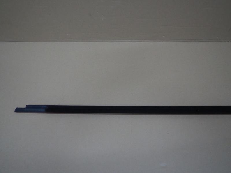 фото №7, Молдинг ущільнювач двері parapet правий перед mercedes eqb x243