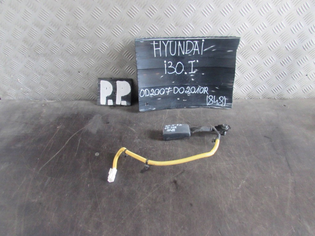 Купити Кліпса поперечина праві перед hyundai i30 07-10r