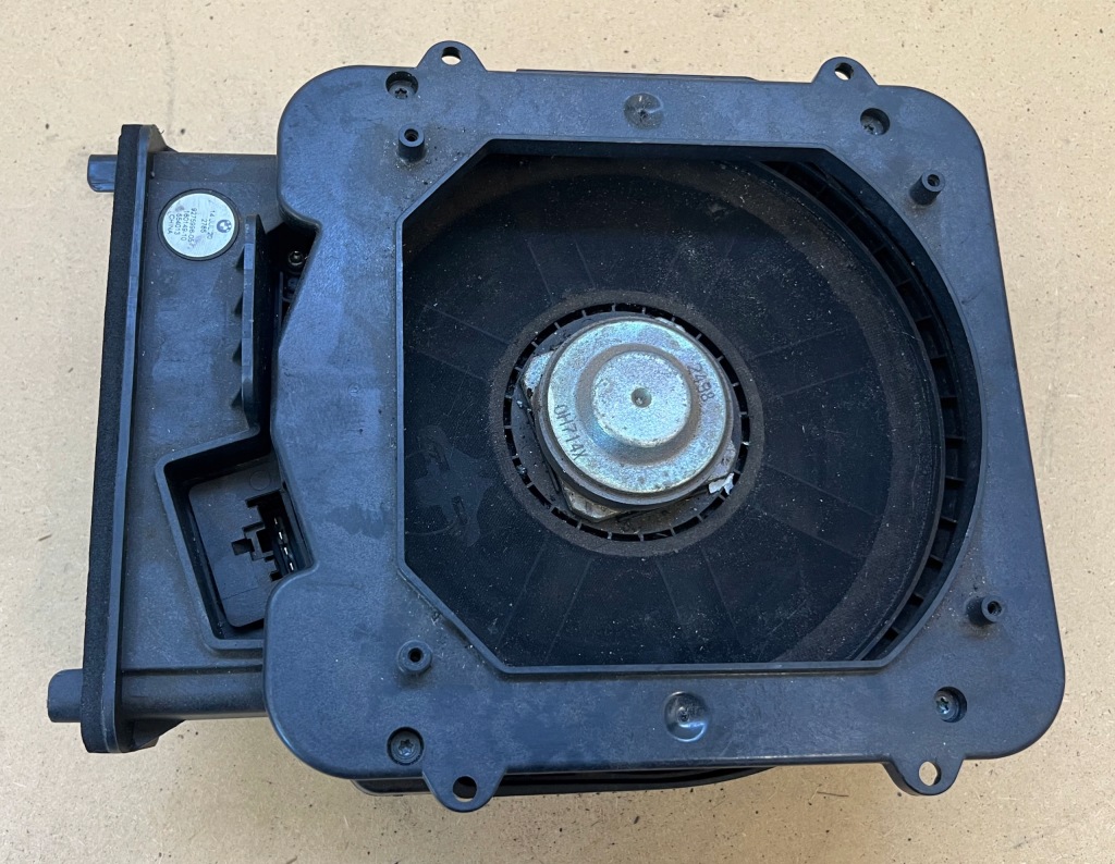 Купить Сабвуфер bmw x1 f48 927599605 16014910