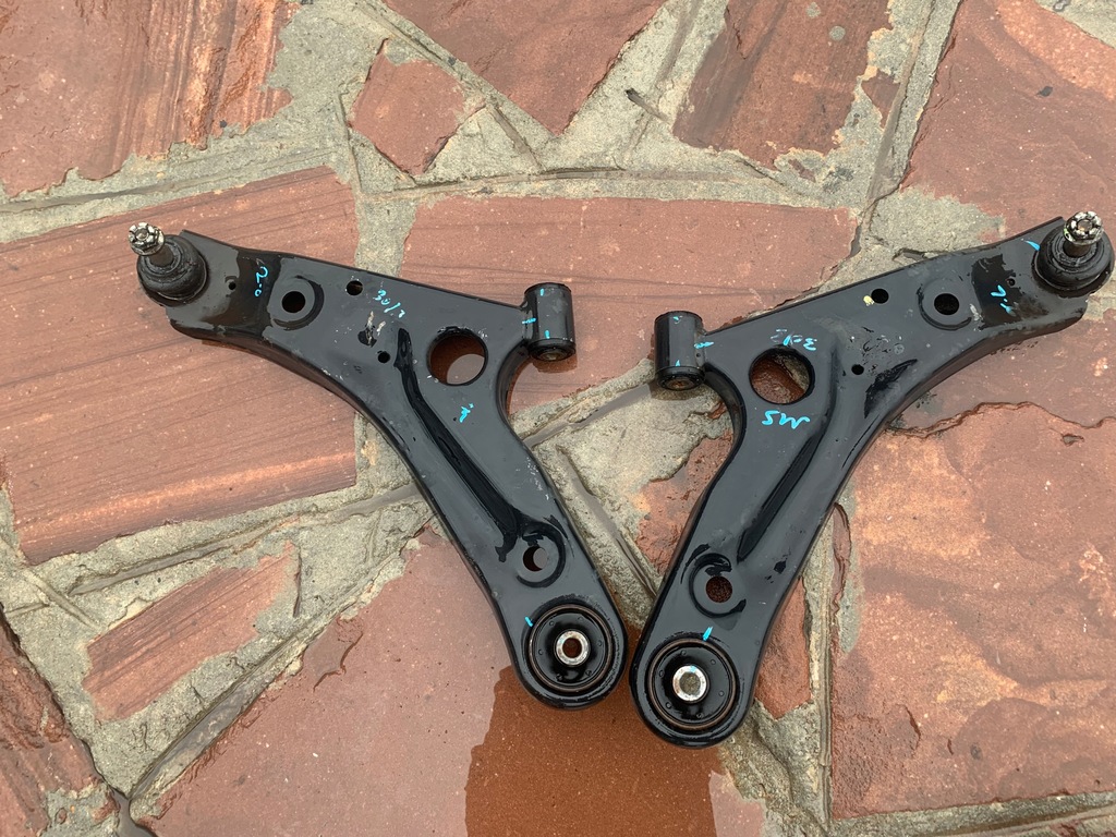 фото №1, Nissan pixo suzuki alto рычаг правый перед