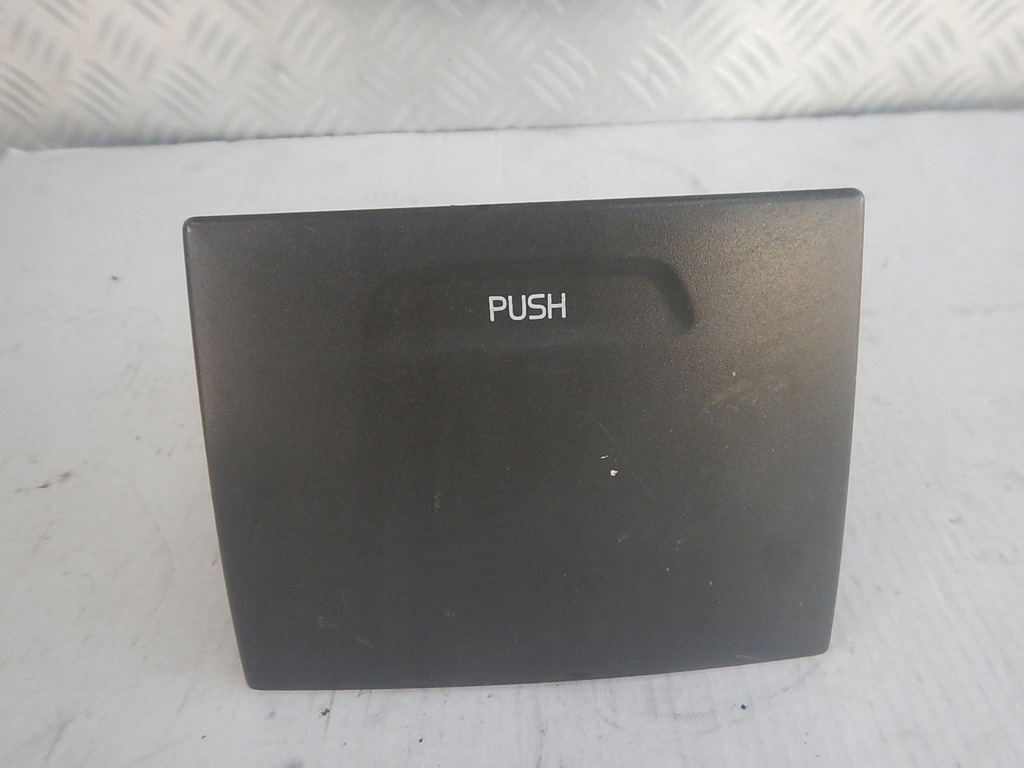 фото №1, Volvo v40 s40 бардачок