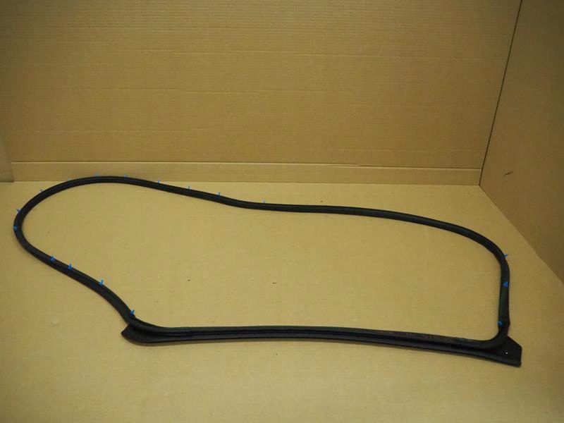 фото №1, Прокладка двері правих задніх toyota yaris iii