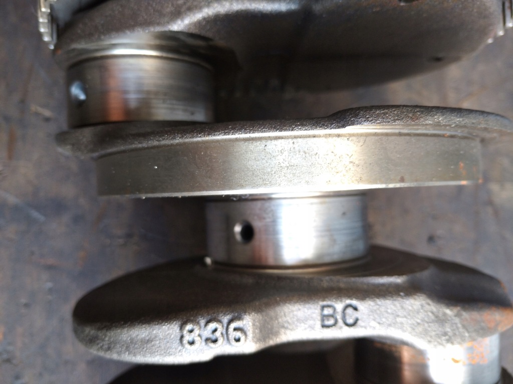 Wał коленчатый 836 master 2.3 Недорого