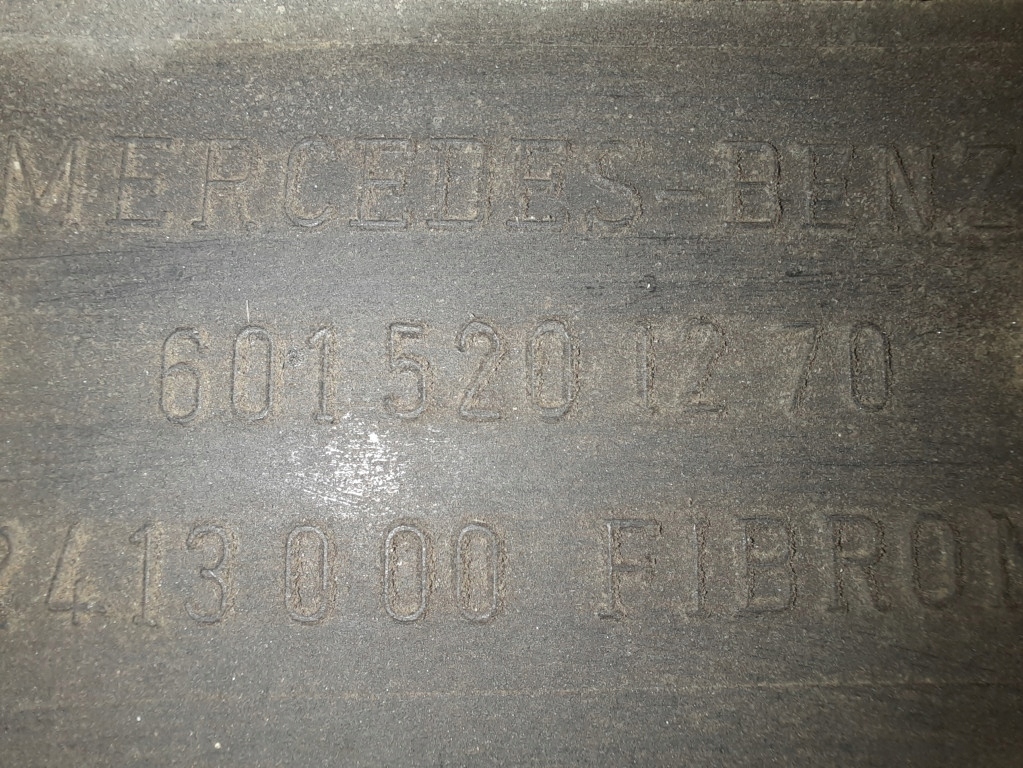 Mercedes t1 kaczka 77-95 бампер перед передній 6015201270 Доставка