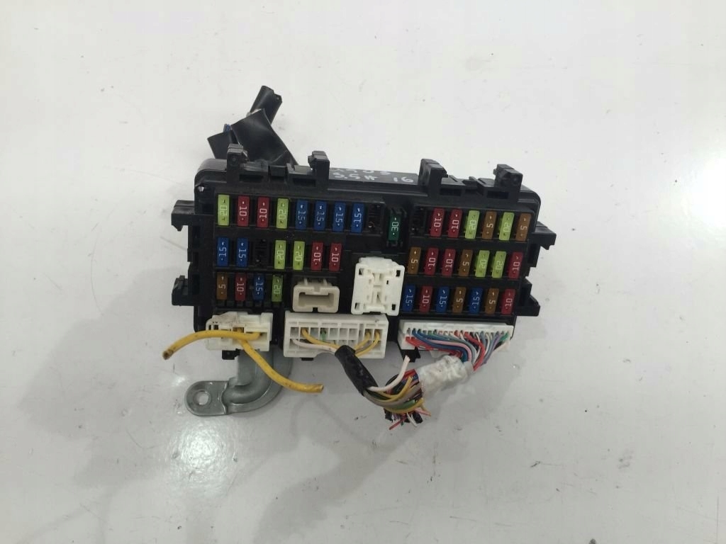 фото №1, Infiniti q50 3.5 гибрид 2016 корпус предохранителей