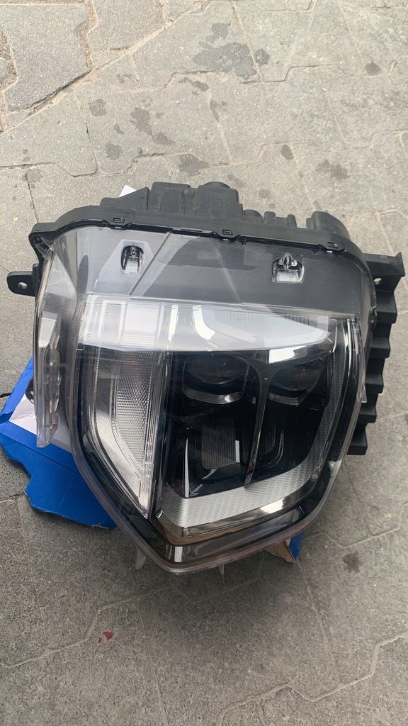 фото №1, Hyundai santa fe 2019- лампа правая led передняя