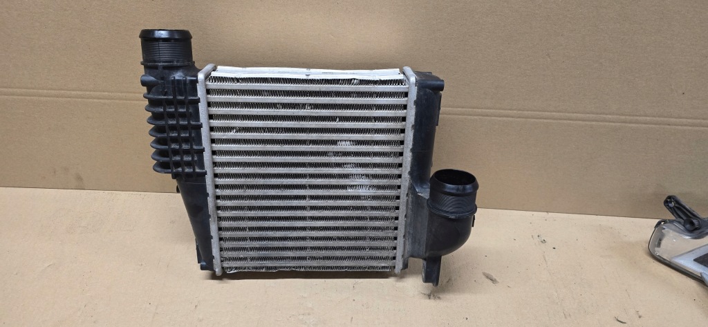 Купити Peugeot 308 t9 радіатор інтеркулер