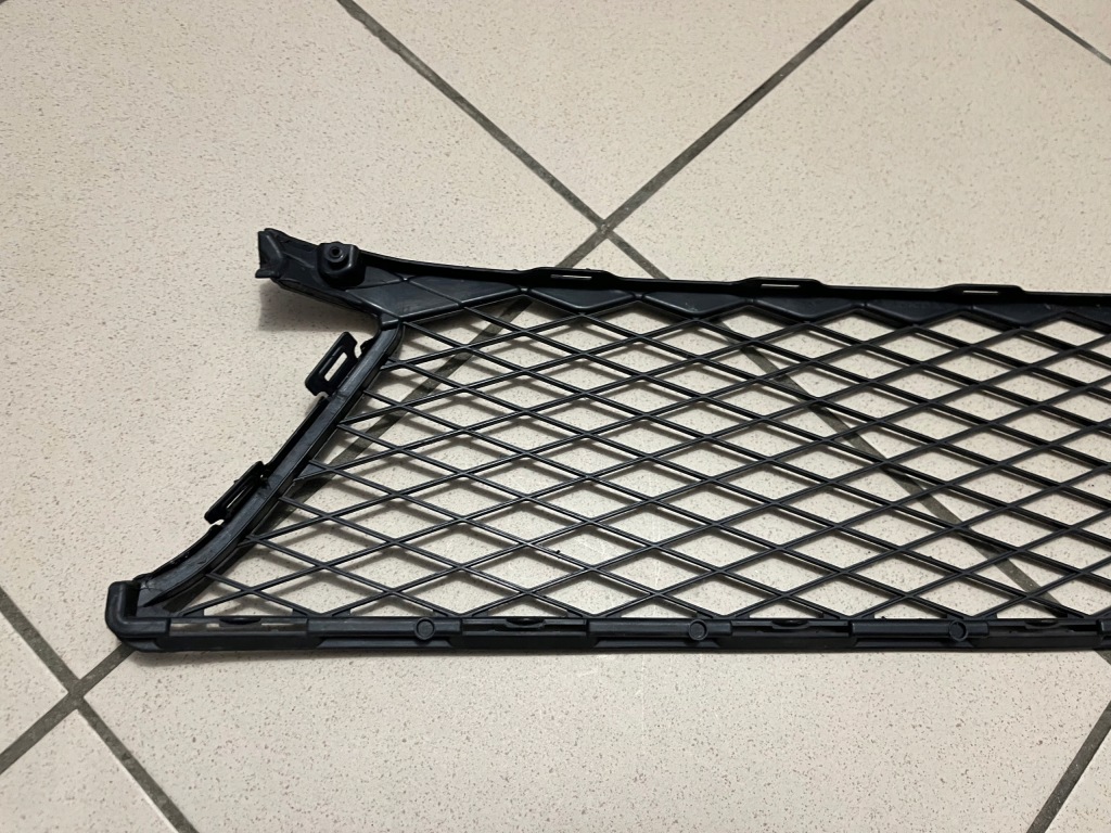 Решётка средняя бампера honda civic x 10 type r 17- Цена