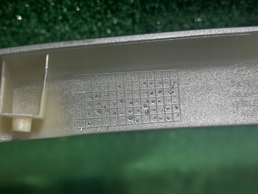 фото №10, Hyundai i10 11- молдинг na решётка радиатора правая 88364-0x200