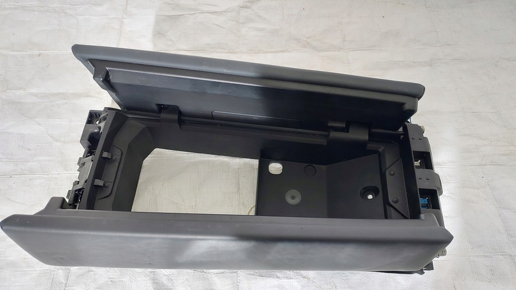 фото №8, Bmw ix i20 подлокотник туннель бардачок