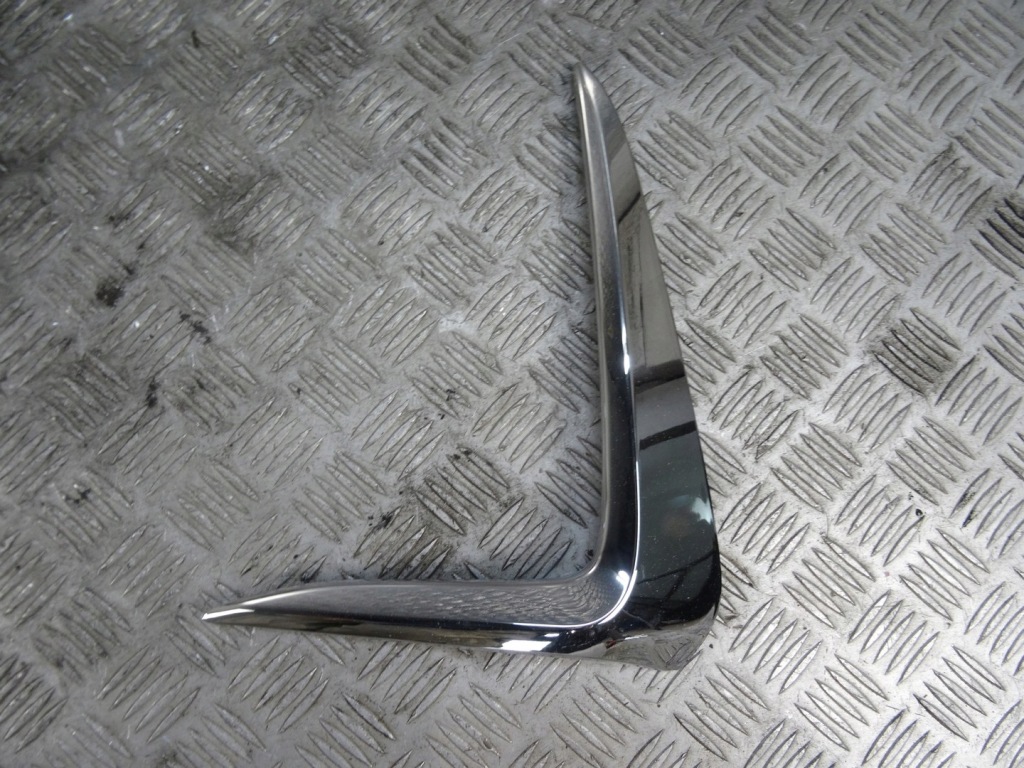 фото №1, Lexus ux решітка накладка w бампер хром w бампер