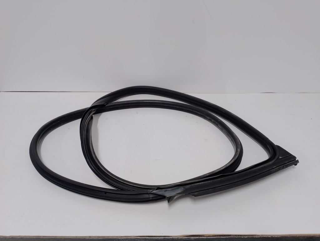 фото №1, Mini cooper f56 прокладка дверь левая перед 7300029