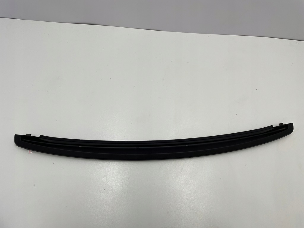 фото №1, Land rover velar l560 молдинг бампера задняя