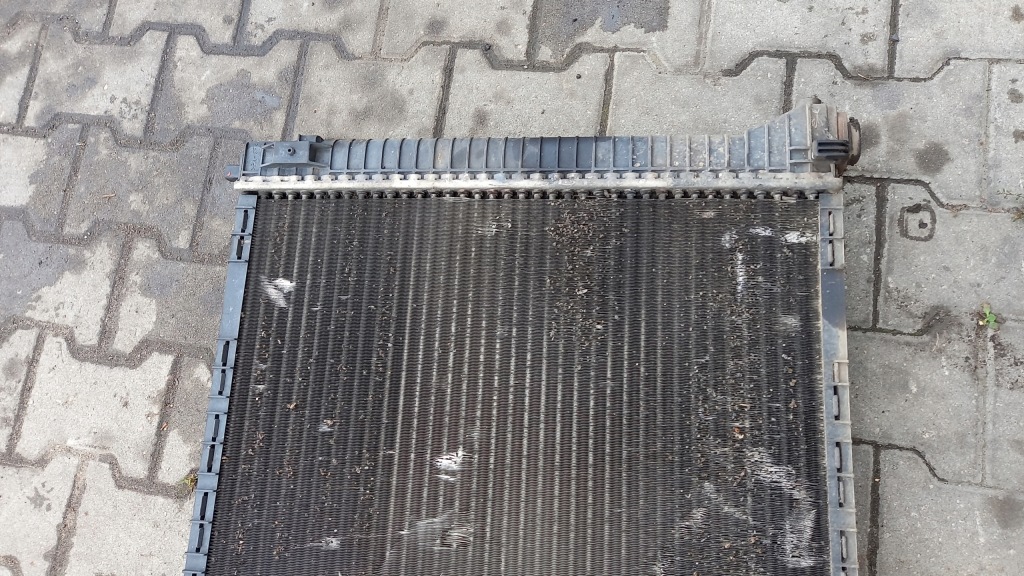 Радіатор води mercedes benz vito 00r Зі Шроту