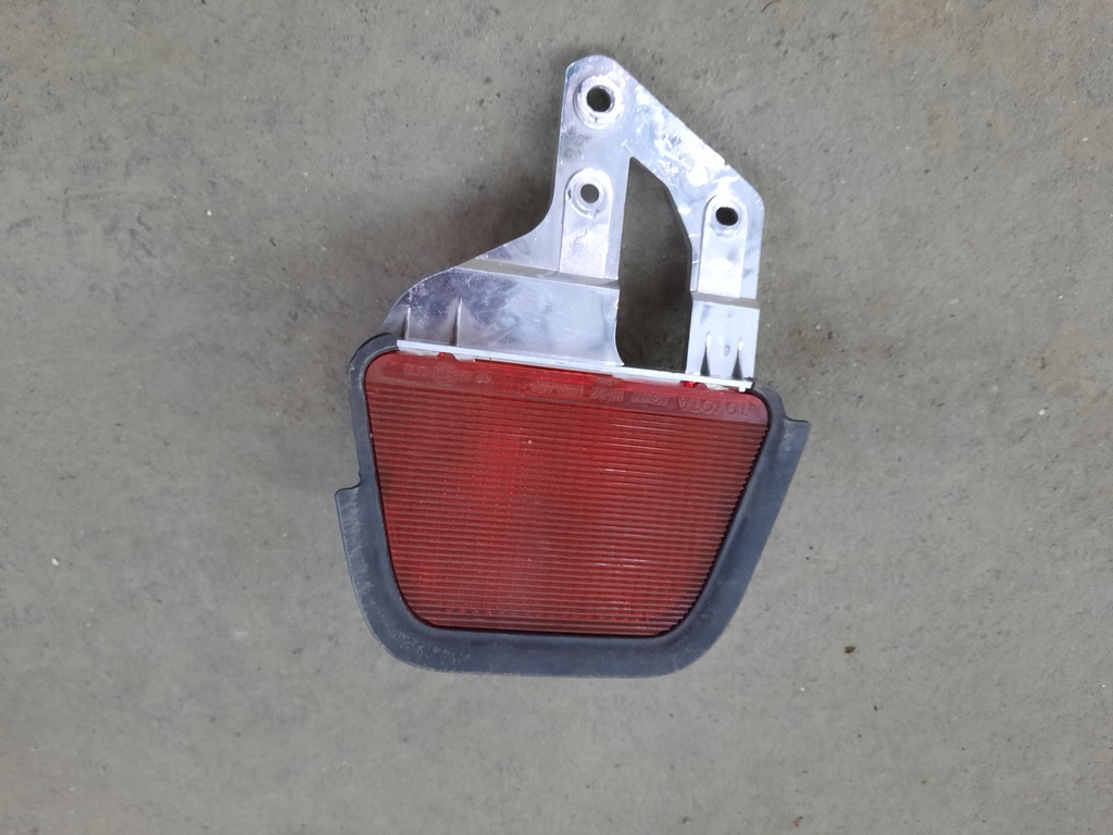 фото №1, Toyota avensis t25 лампа протитуманна задня