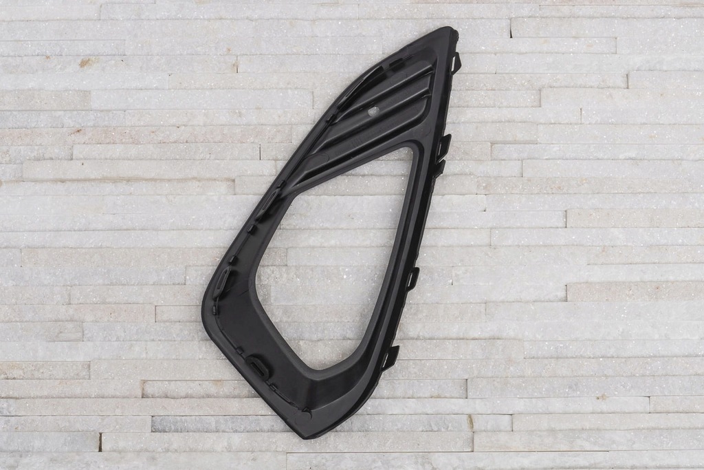 фото №14, Ford fiesta mk8 решётка бампера правая h1bb15a216a1