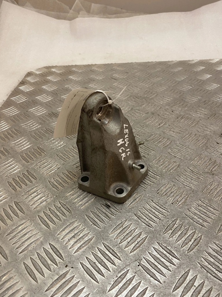 Купити Lexus is iii xe30 2015 кронштейн / кронштейн двигуна 10060